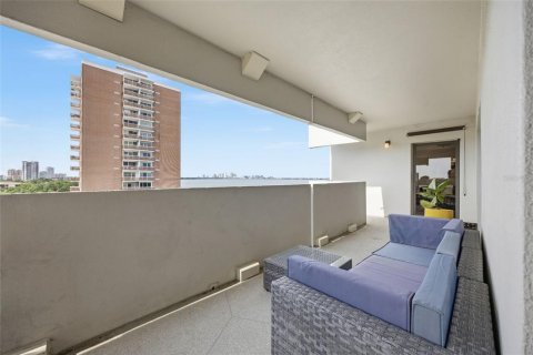 Condo in Tampa, Florida, 2 bedrooms  № 2114222 - photo 22