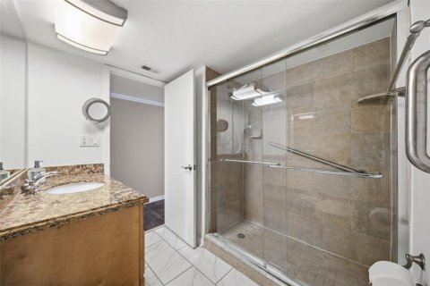 Condo in Tampa, Florida, 2 bedrooms  № 2114222 - photo 15