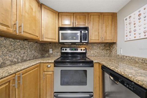Condo in Tampa, Florida, 2 bedrooms  № 2114222 - photo 4