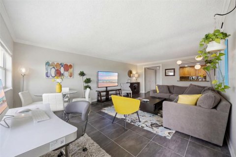 Condo in Tampa, Florida, 2 bedrooms  № 2114222 - photo 6