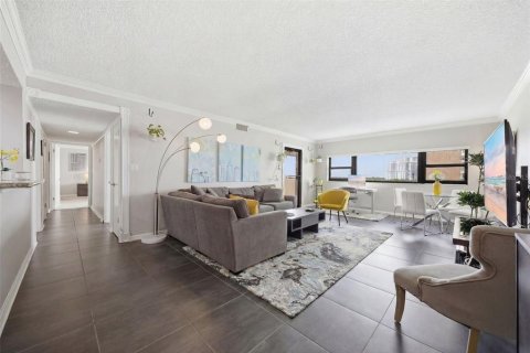 Condo in Tampa, Florida, 2 bedrooms  № 2114222 - photo 3