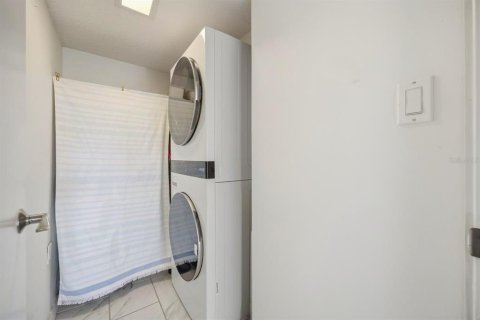 Condo in Tampa, Florida, 2 bedrooms  № 2114222 - photo 18