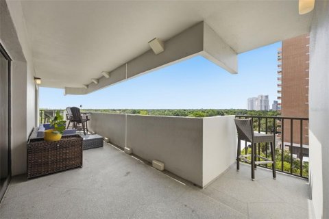 Condo in Tampa, Florida, 2 bedrooms  № 2114222 - photo 21