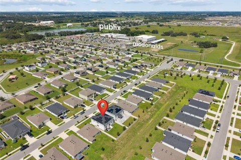House in Haines City, Florida 5 bedrooms, 285.67 sq.m. № 2391353 - photo 29