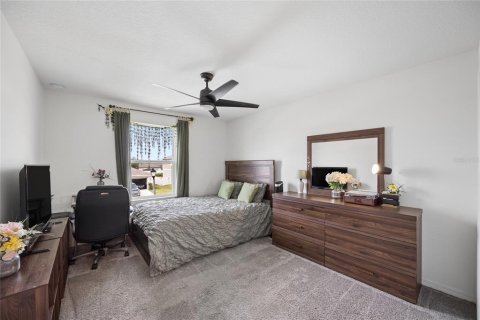 House in Haines City, Florida 5 bedrooms, 285.67 sq.m. № 2391353 - photo 17