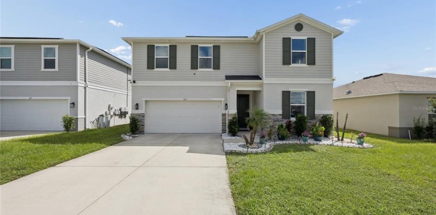 House in Haines City, Florida 5 bedrooms, 285.67 sq.m. № 2391353