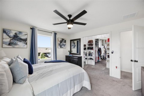 House in Haines City, Florida 5 bedrooms, 285.67 sq.m. № 2391353 - photo 15