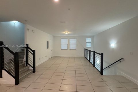 Condo in Doral, Florida, 3 bedrooms  № 1991571 - photo 5