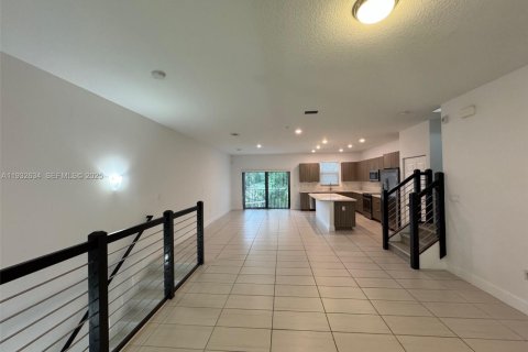 Condo in Doral, Florida, 3 bedrooms  № 1991571 - photo 7