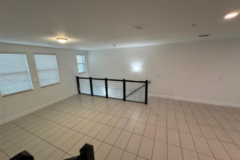 Condo in Doral, Florida, 3 bedrooms  № 1991571 - photo 16