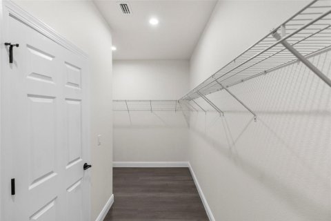 House in Weeki Wachee, Florida 4 bedrooms, 201.23 sq.m. № 1626105 - photo 12