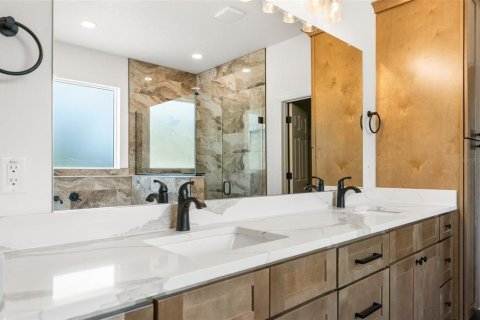 House in Weeki Wachee, Florida 4 bedrooms, 201.23 sq.m. № 1626105 - photo 7