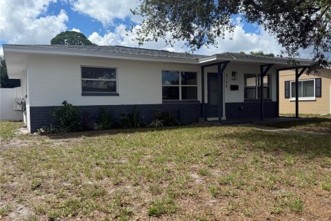 Casa en Saint Petersburg, Florida 3 dormitorios, 164.99 m2 № 2380626