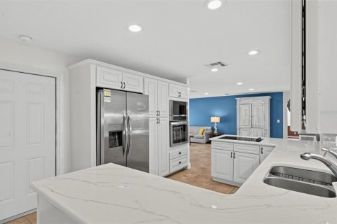House in Lake Placid, Florida 3 bedrooms, 206.8 sq.m. № 2322416 - photo 11