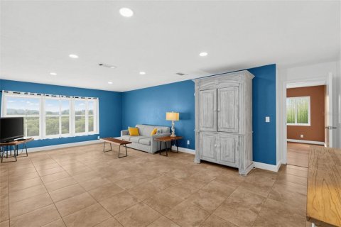 House in Lake Placid, Florida 3 bedrooms, 206.8 sq.m. № 2322416 - photo 9