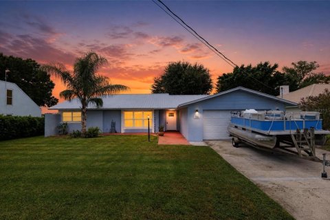 House in Lake Placid, Florida 3 bedrooms, 206.8 sq.m. № 2322416 - photo 4