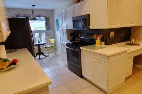 Condominio en alquiler en Bradenton, Florida, 2 dormitorios, 130.62 m2 № 1520790 - foto 3