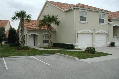 Condominio en alquiler en Bradenton, Florida, 2 dormitorios, 130.62 m2 № 1520790 - foto 1