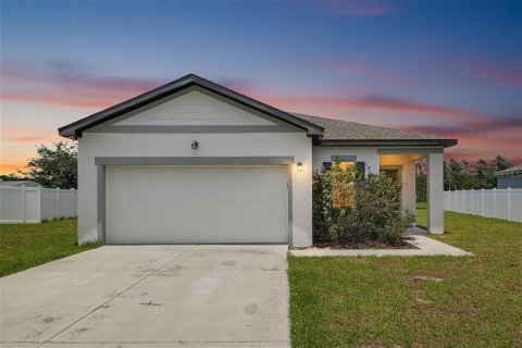 Casa en Deltona, Florida 3 dormitorios, 142.79 m2 № 2229798