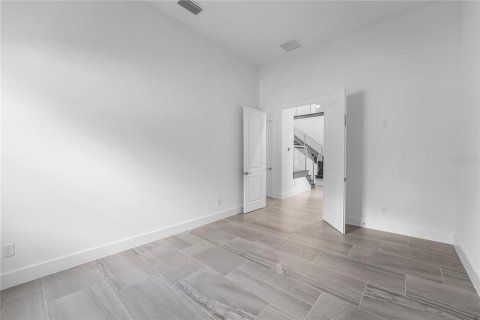 Casa en venta en Orlando, Florida, 6 dormitorios, 658.96 m2 № 1879322 - foto 28