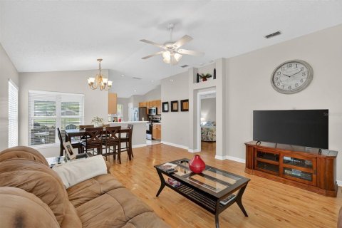 Villa ou maison à vendre à Mount Dora, Floride: 2 chambres, 134.15 m2 № 2398883 - photo 10