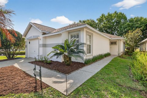 Villa ou maison à vendre à Mount Dora, Floride: 2 chambres, 134.15 m2 № 2398883 - photo 4