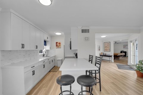 Copropriété à vendre à Fort Lauderdale, Floride: 2 chambres, 102.19 m2 № 2242907 - photo 29