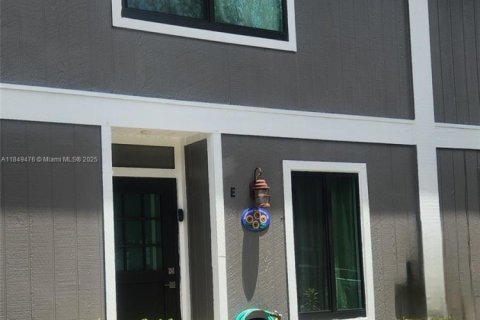 Townhouse in West Palm Beach, Florida 2 bedrooms, 107.95 sq.m. № 1852216 - photo 11