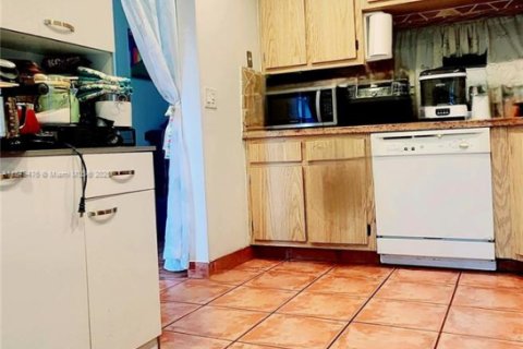 Townhouse in West Palm Beach, Florida 2 bedrooms, 107.95 sq.m. № 1852216 - photo 15