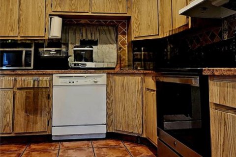 Townhouse in West Palm Beach, Florida 2 bedrooms, 107.95 sq.m. № 1852216 - photo 14