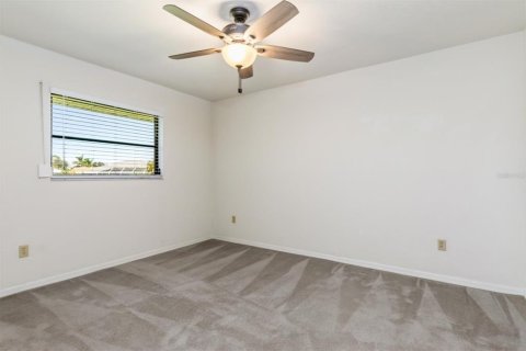 Villa ou maison à vendre à Punta Gorda, Floride: 3 chambres, 206.99 m2 № 2433225 - photo 24