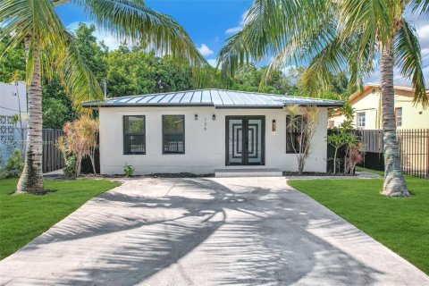 Villa ou maison à louer à Miami, Floride: 3 chambres, 139.35 m2 № 1964289 - photo 2