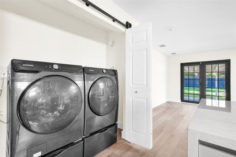 Villa ou maison à louer à Miami, Floride: 3 chambres, 139.35 m2 № 1964289 - photo 12