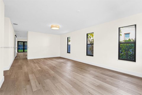 Villa ou maison à louer à Miami, Floride: 3 chambres, 139.35 m2 № 1964289 - photo 6