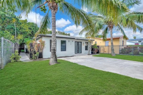 Villa ou maison à louer à Miami, Floride: 3 chambres, 139.35 m2 № 1964289 - photo 24