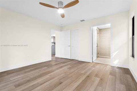 Villa ou maison à louer à Miami, Floride: 3 chambres, 139.35 m2 № 1964289 - photo 14