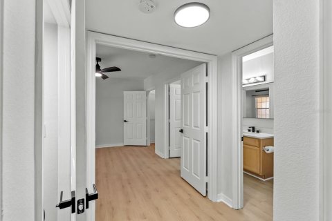 Copropriété à vendre à Sarasota, Floride: 1 chambre, 76.37 m2 № 1908542 - photo 18