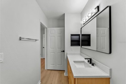 Copropriété à vendre à Sarasota, Floride: 1 chambre, 76.37 m2 № 1908542 - photo 25