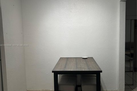 Condominio en alquiler en Miami Beach, Florida, 1 dormitorio, 63.17 m2 № 1993777 - foto 3