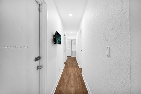 Casa en venta en Tamarac, Florida, 4 dormitorios, 159.42 m2 № 1977150 - foto 28