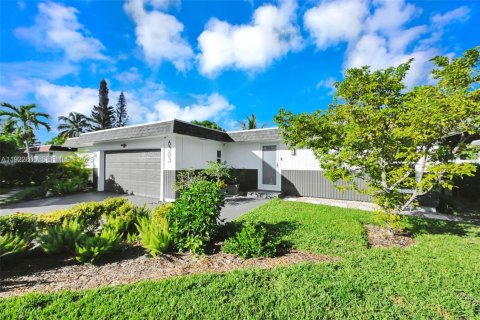 Casa en venta en Tamarac, Florida, 4 dormitorios, 159.42 m2 № 1977150 - foto 4