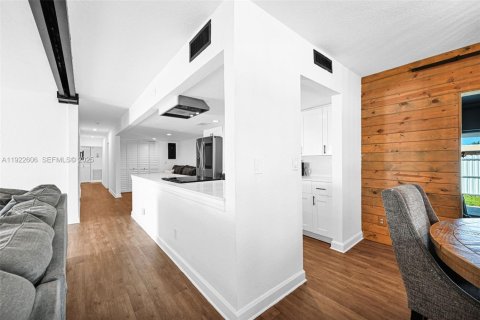 Casa en venta en Tamarac, Florida, 4 dormitorios, 159.42 m2 № 1977150 - foto 18