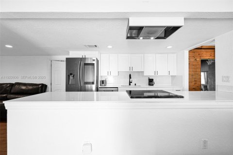 Casa en venta en Tamarac, Florida, 4 dormitorios, 159.42 m2 № 1977150 - foto 14