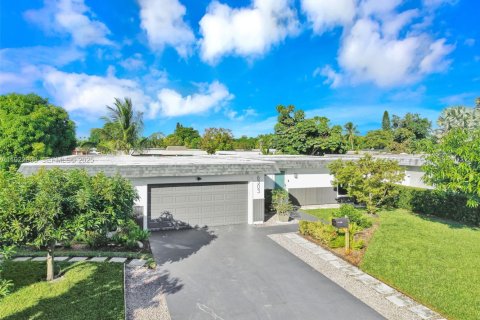 Casa en venta en Tamarac, Florida, 4 dormitorios, 159.42 m2 № 1977150 - foto 2