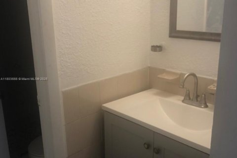 Copropriété à vendre à Sunny Isles Beach, Floride: 2 chambres, 81.29 m2 № 2194010 - photo 11