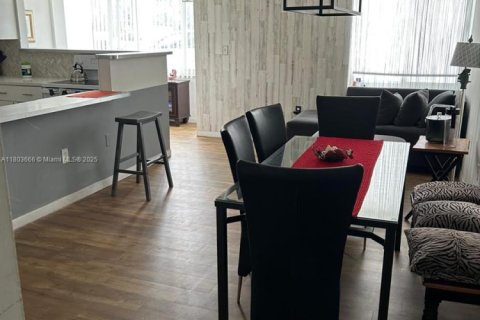 Copropriété à vendre à Sunny Isles Beach, Floride: 2 chambres, 81.29 m2 № 2194010 - photo 2