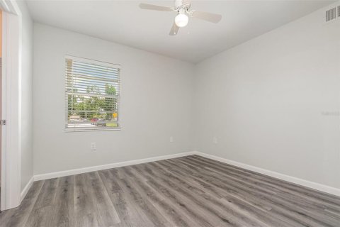 House in Orlando, Florida 3 bedrooms, 114.73 sq.m. № 1824407 - photo 13
