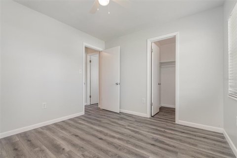 House in Orlando, Florida 3 bedrooms, 114.73 sq.m. № 1824407 - photo 11