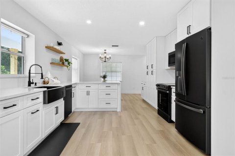 Villa ou maison à louer à Orlando, Floride: 4 chambres, 207.36 m2 № 2149841 - photo 30