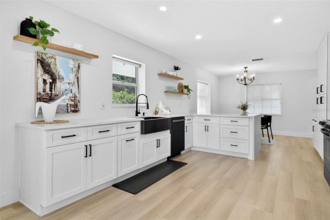 Villa ou maison à louer à Orlando, Floride: 4 chambres, 207.36 m2 № 2149841 - photo 29